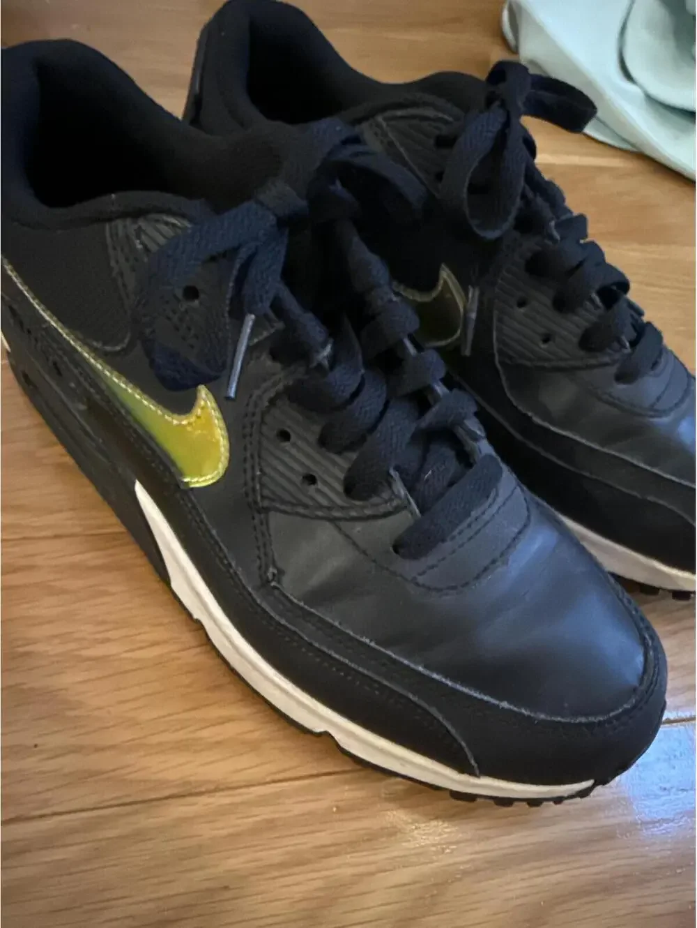 Nike Air Max Black Gold Swoosh Sneakers US 6